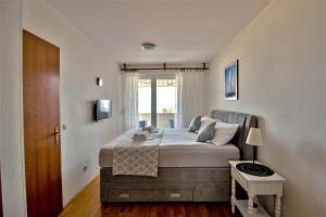 Split Znjan Beach View Apartment 2&2 guest