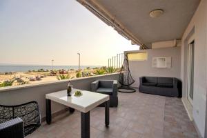 Split Znjan Beach View Apartment 2&2 guest