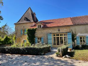 Maisons de vacances 5 bedroom house with private pool, S Dordogne : photos des chambres
