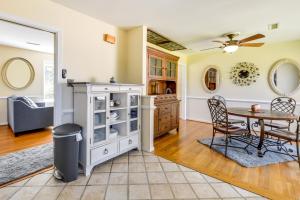 8 Mi to Richmond Pet-Friendly Vacation Rental!