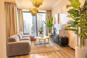 Downtown 3BR Luxe, Burj & Fountain View Bliss Near Dubai Mall