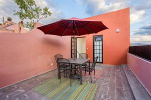King Suite Casa with Rooftop in Centro San Miguel de Allende