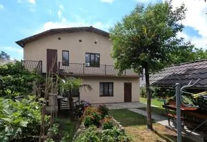 Uslara House - Gulrip'shi