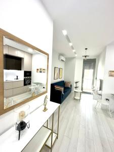 Lake Escape - Home 1