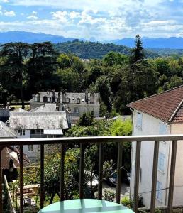 Appartements Pau centre vue sur les Pyrenees : photos des chambres