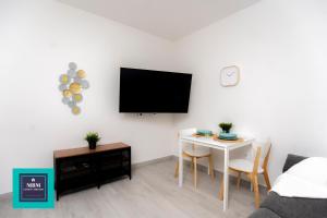 Mara 1 Playa del Burrero junto al mar wifi gratis