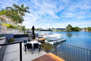 Sunseeker Noosa Waters