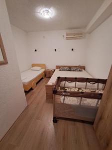 Lazarov Apartments
