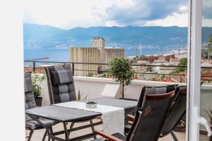 105m2 Penthouse Sea View Rijeka with FREE GARAGE PARKING 