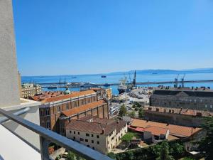 105m2 Penthouse Sea View Rijeka with FREE GARAGE PARKING 