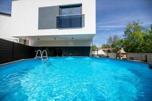 VILLA VERONIQ z bazenom & jacuzzi