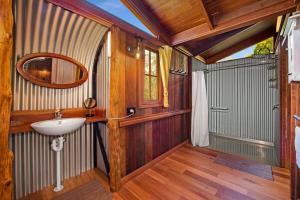 MANGO LODGE River Heads