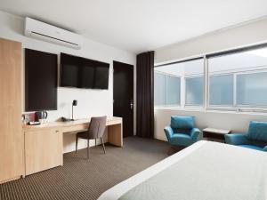 Saint Kilda Beach Hotel