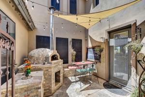 Gorgeous Resort Home -Right off the back nine!