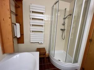 Appartement ensoleillé avec balcon et accès pistes à Méribel - FR-1-688-59