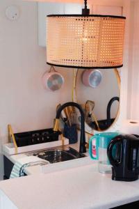 Seashore Waikiki studio 1 block from a beach No Resort Fees