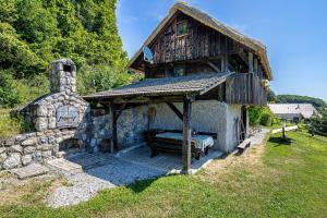 Vineyard Cottages Skatlar with Sauna and Outdoor Jacuzzi 