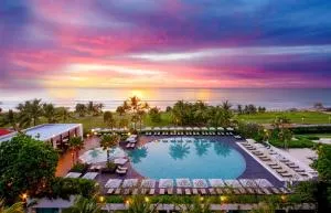 Pullman Phuket Karon Beach Resort - 查龙