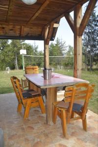 Koljeba Ikica i Makica