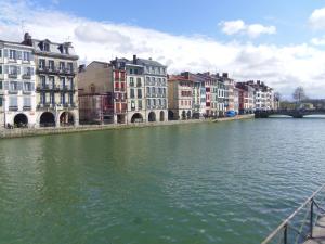 Appartements Maison Oyan : photos des chambres