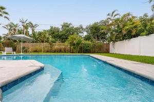 Luxury Designer Delray Beach. 10 Min to the Beach!