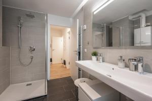 Modern City Center Apartment