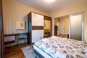 Primorski 2bdrm Central Apartment