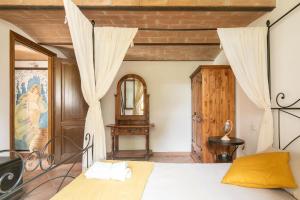 Cottage with private pool