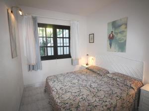 Apartamento luminoso en Llançà con piscina comunitaria, cerca de la playa - ES-228-22