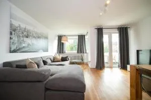 Favorite Stays - Suite And More - Neuss - Карст