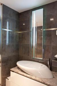 Hotels Logis La Source Bleue : photos des chambres