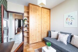 ROOM Powstańców Śląskich 61