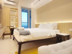 Awan at Benson apartment