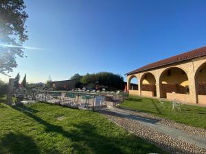 Villetta verde Smeraldo fronte piscina