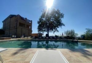 Villetta verde Smeraldo fronte piscina