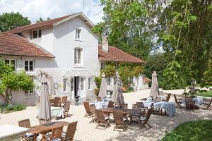 Hotels Logis La Source Bleue : photos des chambres