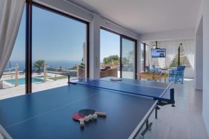 Sea Views at villa Anemomylos with Heated Pool, Ping Pong and Tennis