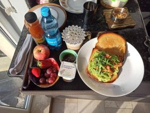 Lux & Cozy Apt + Garden +Jaccuzi