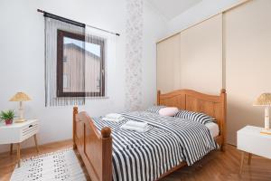 Apartment Gracia with private parking and free internet