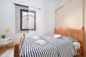 Apartment Gracia with private parking and free internet