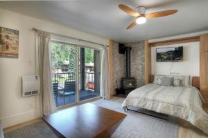 Studio Purgatory Townhome 111
