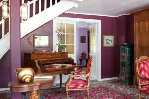 Hotels Logis La Source Bleue : photos des chambres