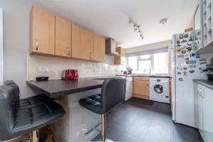Quiet & Spacious 2BR Flat wGarden near Edmonton