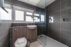 Quiet & Spacious 2BR Flat wGarden near Edmonton