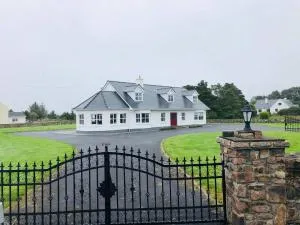 Connemara. 3 Bedroom, 8 bed, Holiday home - Lettermullan