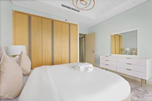 StoneTree - Paramount 3 BR - Infinity Pool