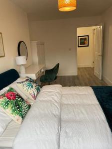 Stunning and Spacious 2bed flat in central Woking