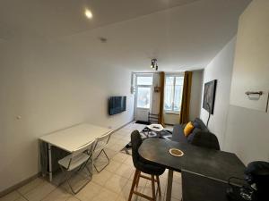 Appartements Le Saint Maixent, Maison de Ville, Baby Foot, wifi : photos des chambres