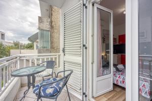 Sea Breeze Apartments Makarska - Happy Rentals