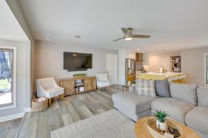 Peaceful Hot Springs Home Deck with Water Views!